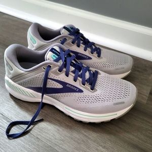 Womens Brooks Adrenaline 22 GTS